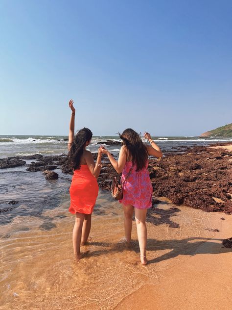 Poses In Goa Beach, Goa With Friends Aesthetic, Goa Photography Ideas Friends, Poses In Goa, Goa Snapchat, Goa Trip With Friends, Goa Aesthetic Pictures, Goa Picture Ideas, Goa Poses