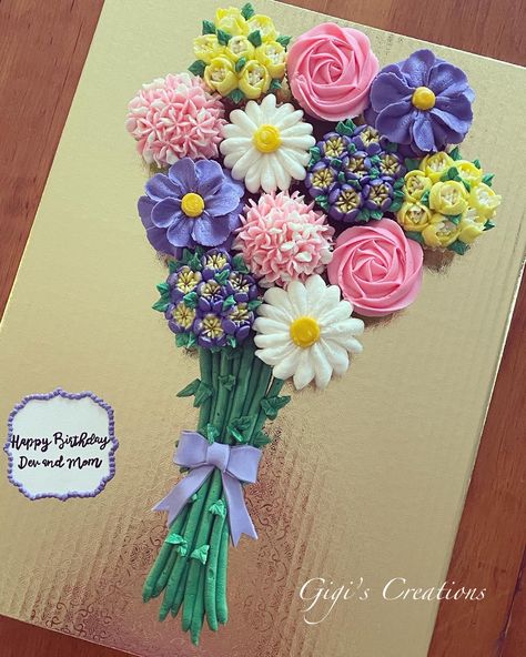 Birthday Cupcake Cake Ideas Pull Apart, Pull Apart Cupcake Cake Birthday, Cupcake Pull Apart Cake Ideas, Cupcake Bouquet Diy, Cupcake Cakes Pull Apart, Cupcake Pull Apart Cake, Baking Competition, Buttercream Flowers Cupcakes, Cups Ideas