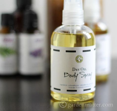 Learn how to make you own Dry Oil Body Spray - It is easy and leaves your skin feeling soft and silky. ~gardenmatter.com How To Make You, Homemade Spa, Body Oil Spray, Diy Lotion, Dry Winter Skin, Homemade Beauty, Winter Skin Care, Dry Oil, Diy Skincare