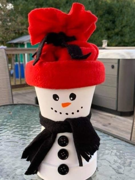 Terra Cotta Pot Snowman, Terra Cotta Snowman, Clay Pot Snowman, Christmas Craftivity, Craft Snowman, Terra Pot, Pots Crafts, Plant Pots Crafts, Pot Craft