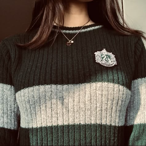 Slytherin Aesthetic Outfit, Slytherin Uniform, Harry Potter Script, Slytherin Girl, Slytherin Outfit, Slytherin Clothes, Slytherin Vibes, Slytherin Fashion, Hogwarts Uniform