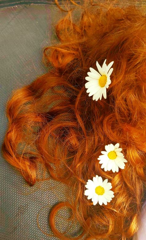 Flowers In Red Hair, Curly Orange Hair Aesthetic, Curly Ginger Hair Aesthetic, Long Curly Ginger Hair, Ginger Aesthetic, Curly Ginger Hair, Curly Ginger, Ginger Hair Girl, Dark Ginger Hair