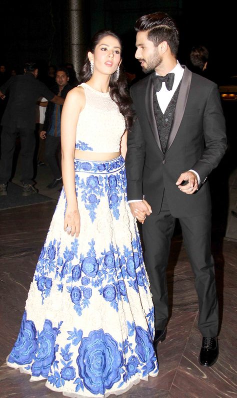 Shahid Kapoor & Mira Rajput Reception Mira Kapoor, Mira Rajput, Lehenga Red, Mommy Goals, Bridal Lehenga Red, Shahid Kapoor, Wedding Clothes, Morning Yoga, Wedding Outfits