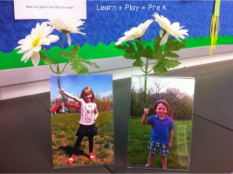 Spring Kindergarten, Mother's Day Projects, Photo Party, Frame Flower, Mother's Day Activities, Cadeau Parents, Theme Nature, About Today, Ideas Hogar