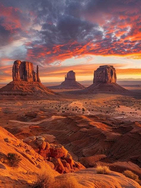 Monument Valley Sunset, Tempe Town Lake, Female Trucks, Monument Valley Arizona, Rock Box, Arizona Landscape, Desert Mountains, Beautiful Sunshine, Beautiful Sites