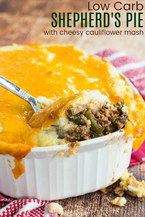 Low Carb Shepherds Pie, Cheesy Mashed Cauliflower, Cheesy Dinner, Veggie Casserole, Cauliflower Mash, Shepherds Pie Recipe, Healthy Comfort, Vegetable Casserole, Shepherd's Pie