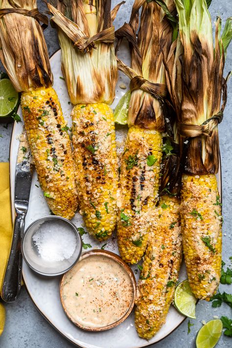 Vegan Grilled Mexican Street Corn (Elote) Vegan Elote, Summer Recipes Easy, Vegan On The Go, Corn Elote Recipe, Mexican Street Corn Elote, Grilled Mexican Street Corn, Corn Elote, Elote Recipe, Vegan Chicken Nuggets