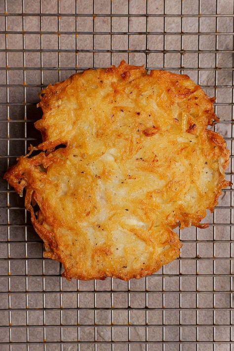 Potato Rosti Potato Rosti Recipe, Rosti Recipe, Balsamic Carrots, Potato Rosti, Xmas Drinks, Crunchy Potatoes, Quick Pickled Onions, Brunch Items, Shredded Potatoes