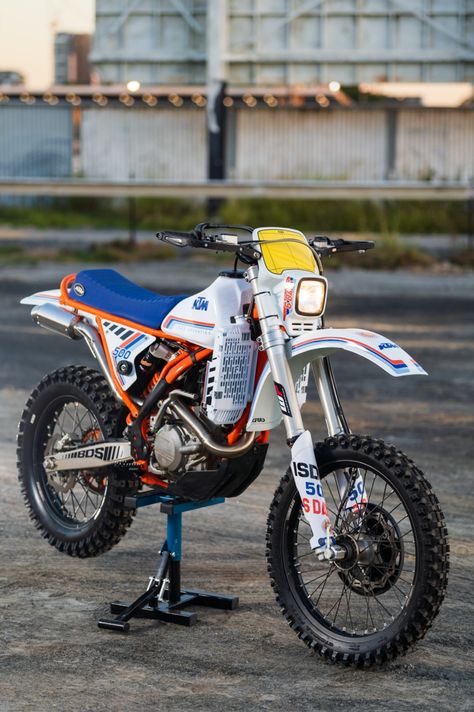 Vintage Enduro Motorcycles, Vintage Dirt Bikes, Ktm 500 Exc, Trail Vintage, Ktm Enduro, Vintage Enduro, Ktm 400, Adventure Bike Motorcycles, Ktm Dirt Bikes