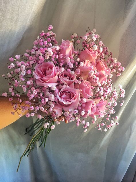 Small Pink Bouquet Simple, Baby Pink Flowers Aesthetic, Pink Roses With Baby Breath, Pink Baby’s Breath, Pink Roses And Baby Breath Bouquet, Light Pink Flower Arrangements, Baby’s Breath And Roses, Baby’s Breath Flowers, Light Pink Flower Bouquet