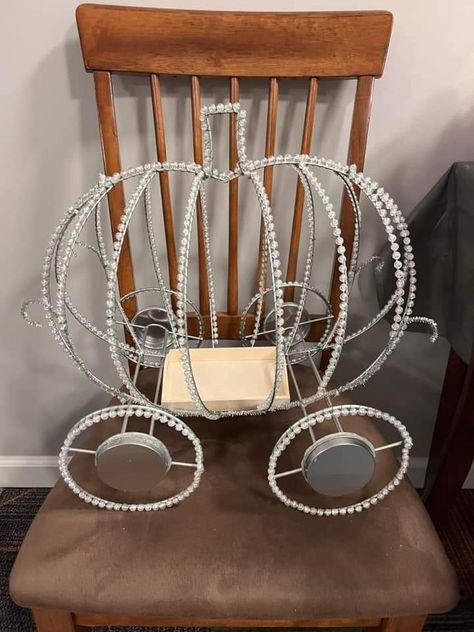 Pumpkin Carriage Diy, Cinderella Quinceanera Themes, Pumpkin Wreath Diy, Pumpkin Carriage, Quinceanera Themes, Glass Window Art, Diy Dollar Tree Decor, Shabby Chic Crafts, Dollar Tree Decor