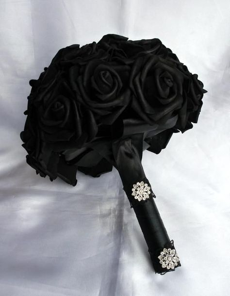 Bridesmaid Bouquet Black, Black Bouquet Wedding, Sweet 16 Flowers, Black Wedding Bouquet, Black Sweet 16, Black Rose Bouquet, Black Wedding Flowers, Black Bouquet, Bride Hair Piece