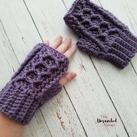 Honeycomb Cabled Gloves | Free Crochet Pattern | The Unraveled Mitten    #FreeCrochetPattern Gloves Crochet Free Pattern, Free Crochet Fingerless Gloves, Crochet Gift Ideas For Women, Crochet Fingerless Gloves Pattern, Crochet Cables Pattern, Cable Fingerless Gloves, Crochet Fingerless Gloves Free Pattern, Fingerless Gloves Pattern, Socks Sandals