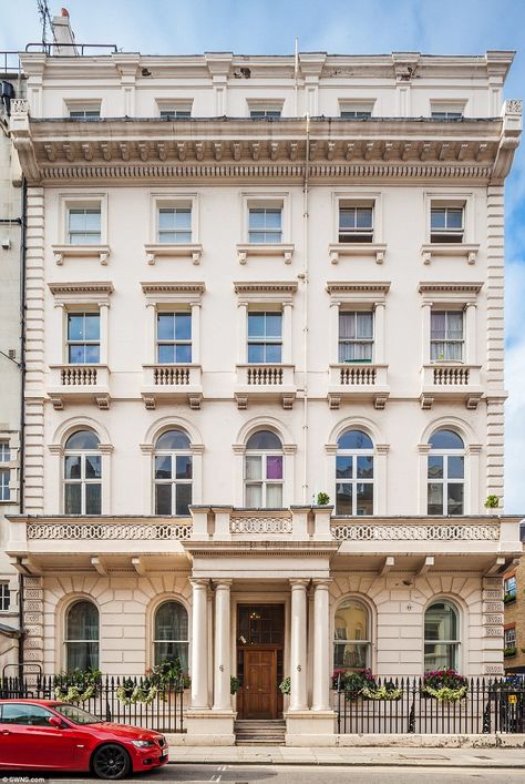 Architecture Styles, Classic Facade, Classical Building, Hotel Facade, Townhouse Exterior, British Architecture, Facade Architecture Design, Classic Building, Georgian Architecture