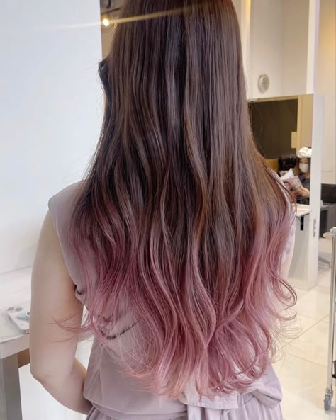 Ombre Hair Pink, Ombre Pink Hair, Brown Hair With Pink Highlights, Pink Hair Streaks, Hairstyles Ombre, Hidden Hair Color, Peekaboo Hair Colors, Ombre Hairstyles, Hair Dye Tips