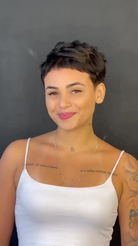 Short Haircut - Short Hairstyles USA Latina Pixie Cut, Feminine Pixie Haircut Oval Face, Short Pixie Round Face, Short Hair Accessories Pixie, Feminine Pixie Haircut Thick Hair, Feminine With Short Hair, Pixie Haircut Round Face, Micro Pixie Haircut, Super Short Hairstyle Women