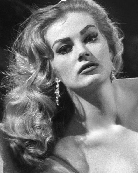 All Posts • Instagram Klasik Hollywood, Anita Ekberg, Colorized Photos, Medium Short Hair, Old Hollywood Stars, Actrices Hollywood, Beautiful Pics, Hollywood Fashion, Hollywood Glam