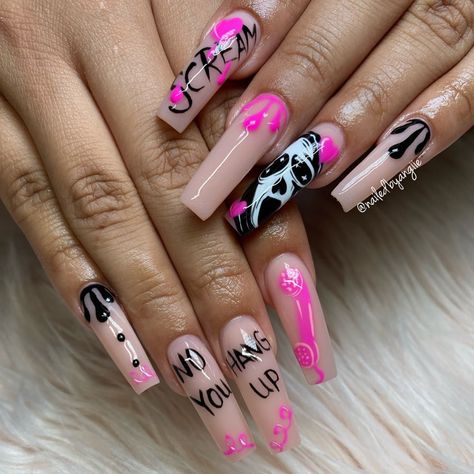 @nailedbyangiie shared a photo on Instagram: “Do you like scary movies? #scream #halloweennails #halloween . . . . . . #artistsoninstagram #aznails #phxnails #nails #nailsofinstagram…” • Oct 15, 2020 at 5:50pm UTC Halloween Movie Nails, Nails Minimalistic, Gothic Gloves, Horror Nails, Holloween Nails, Estilo Cholo, Halloween Acrylic Nails, Grunge Nails, Polygel Nails