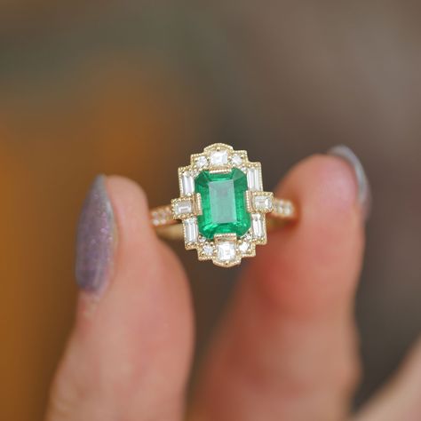 Vintage Engagement Rings Unique 1920s Emerald, Wide Engagement Ring, Green Wedding Rings, Rings 2023, Mosaic Ring, Mens Diamond Band, Halo Wedding Ring, Wedding Ring Styles, Wedding Day Jewelry