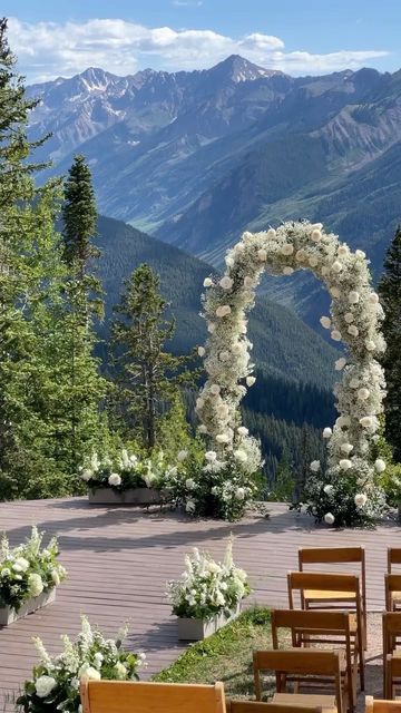 THE WEDDING BLISS on Instagram: "This is pure magic🥹🌲 Would you get married here? 🎥: @o.skifilms 📍: @thelittlenell 📋: @awevents.colorado 🌿: @aspenbranch . . . #view #nature #scenery #weddingvenue #weddingceremony #wedding #stunning #aspen #colorado #forest #mountains #weddingday #weddinginspiration #weddingplanner #weddingplanning" The Wedding Bliss, Mountain View Weddings, Forest Theme Wedding, Mountain Top Wedding, Aspen Wedding, Mountain Wedding Venues, Dream Wedding Venues, Mountain Wedding Colorado, Wedding Mood