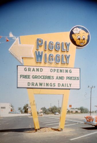 piggly wiggle in pastel yellow effect Piggly Wiggly, Vintage Neon Signs, Retro Sign, Old Signs, Down South, Pics Art, The Good Old Days, A Sign, Grand Opening