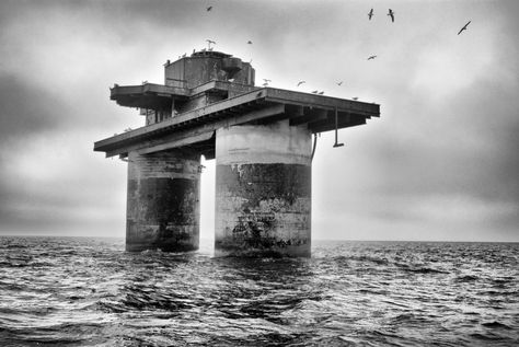 The Maunsell Sea Forts of WWII Maunsell Forts, Doomsday Survival, Home Guard, Old Fort, Island House, Sea Island, Belgium, Fort, Tower