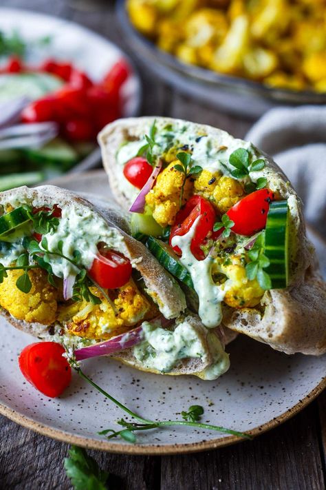 Cauliflower Pita, Cauliflower Shawarma, Shawarma Ingredients, Stuffed Pita, Veggie Sandwiches, Salty Recipes, Shawarma Spices, Shawarma Recipe, Veggie Sandwich