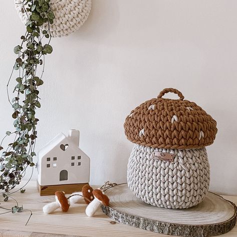 Free Crochet Basket Patterns for Storage Natural Nursery Decor, Crochet Basket Patterns, Mushroom Basket, Diy Crochet Basket, Amigurumi Mushroom, Mushroom Guide, Knit Decor, Hand Knitting Diy, Crochet Storage Baskets