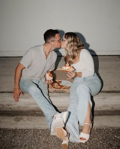 Gym Engagement Photos, Engagement Photos With Pizza, Pizza Couple Photoshoot, Pizza Engagement Photos, Pizza Engagement Pictures, Pizza Photoshoot, Pizza Couples, Engagament Photos, Classy Engagement Photos