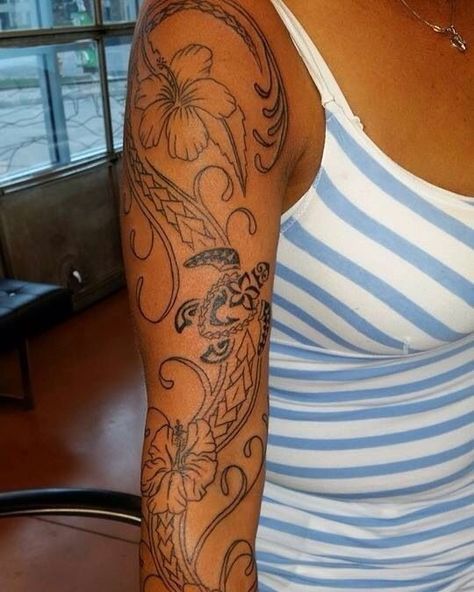 Stunning Flower Tattoos on arm for Girls and Women (9) #tattoo #tattoos #tattoosdesigns #tattoosideas Maori Tattoo Frau, Hawaiian Flower Tattoos, Tattoo Pierna, Polynesian Tattoos Women, Chris Garver, Hawaiian Tattoos, Turtle Tattoo Designs, Tattoo Ideas Easy, Maori Tattoos