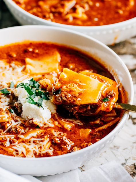 Easy Lasagna Soup Recipe Lasagne Soup Recipe, Heart Soup, Lasagne Soup, Lasagna Soup Crockpot, Easy Lasagna Soup, Soup Making, Frozen Lasagna, Oven Ready Lasagna, Sausage Soup Recipes