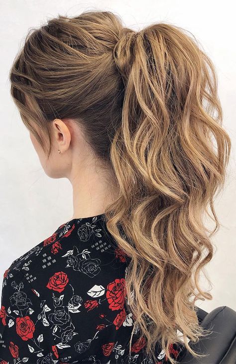 Long Wavy Hair Ponytail, Women Updo Hairstyles, Flowy Updo, Cute Wavy Ponytails, Wavy Hair Low Ponytail, Tousled Ponytail Wedding, Poney Tale Hairstyle Wedding, Down Curly Hairstyles, Easy Trendy Hairstyles