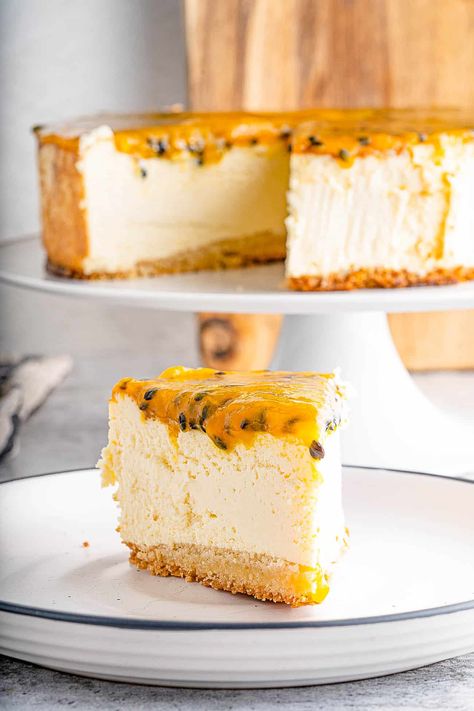 Baked Passionfruit Cheesecake, Mango Passionfruit Cheesecake, Lilikoi Cheesecake Recipes, Passion Fruit Cheesecake Recipe, Recipes With Passion Fruit, Ecuadorian Desserts, Passion Fruit Dessert, Passion Fruit Recipes, Passionfruit Dessert