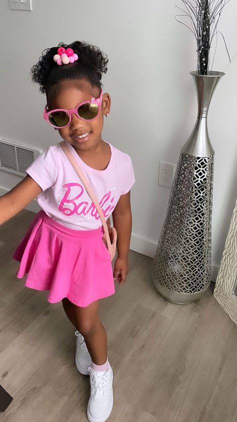 Pink. Toddler Barbie. Toddler hairstyles. Toddler fashion Toddler Barbie Costume, Toddler Barbie Outfit, 80s Toddler Outfit Ideas, Kids Barbie Outfit, Barbie Costume Kids, Barbie Birthday Outfit Kids, Four Year Old Barbie Birthday, Toddler Barbie Birthday Party, 4 Year Birthday Party Barbie