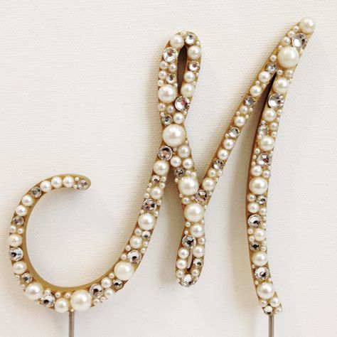 Wedding Cake Stand Gold, Cake Topper Wedding Monogram, Monogram Wedding Cake, Wedding Cake Pearls, Rhinestone Cake Topper, Monogram Cake Toppers, Monogram Cake, Letter Ideas, Pearl Letters