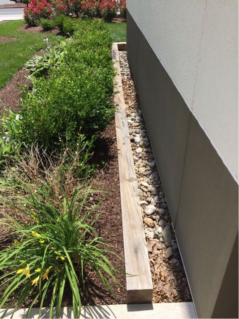 Why do many landscapers put gravel around the base of buildings? - Gardening & Landscaping Stack Exchange Fern Grotto, Building Foundation, Farmhouse Landscaping, Landscaping With Large Rocks, Diy Crafts For Kids Easy, Gardening Landscaping, Landscaping With Rocks, River Rock, Landscaping Plants