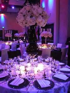 purple party theme ideas - Yahoo! Image Search Results Purple Black Wedding, Weddings Green, Purple Wedding Tables, Purple White Wedding, Purple Wedding Reception, Wedding Cake Table Decorations, Cake Purple, Purple Wedding Cake, Week Inspiration