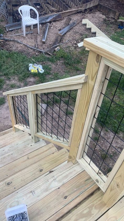 Check out the Wild Hog Railing Panel photo gallery for more hog wire railing styles! - DecksDirect Deck Railing Ideas Cheap, Porch Railing Ideas Diy Cheap, Hog Wire Railing, Wild Hog Railing, Railing Styles, Railing Wood, Wire Railing, Wire Deck Railing, Composite Railing