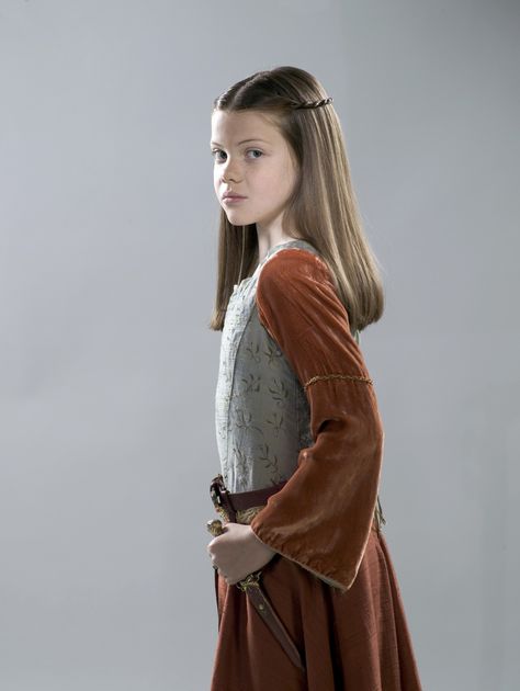 Lucy Pevensie Narnia Characters, Rush Aesthetic, Narnia Lucy, Blouse With Skirt, Pauline Baynes, Chronicles Of Narnia Prince Caspian, World Book Day Costume, Narnia Costumes, Narnia Movies