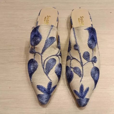 Style Diversity on Instagram: "@qamashart Come Through with the beautiful embroidered elegant pointed toe mules! "Could it be...the most beeaauutiful shoes in the world?” #shoes #handmadeshoes#fashionblogger #stylish #chic #shoelover #styleinspo  #fashionaddict #art #fashionista #design #designer#nyc #instadaily  #instashoes #london  #shoesaddict #iloveshoes #luxury #shoeblogger #trendy #handbag" Embroidery Slippers, Paris Fabric, Velvet Slippers, Russia Ukraine, Bahrain, Shoe Lover, Handmade Shoes, Fashion Addict, London England