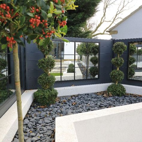 Adding mirrors in your garden makes such a difference to the space. It brings in light, extends the view and adds interest.

We love this garden in Leeds, with the Anthracite Grey DuraPost Fencing combined with these huge multi pane mirrors - designed and installed by @SilverfernFencing Minimalist Fence, Black Garden Fence, Grey Fence, Grey Fences, Steel Fence Posts, Wooden Fence Posts, Composite Fencing, Garden Fence Panels, Composite Fence