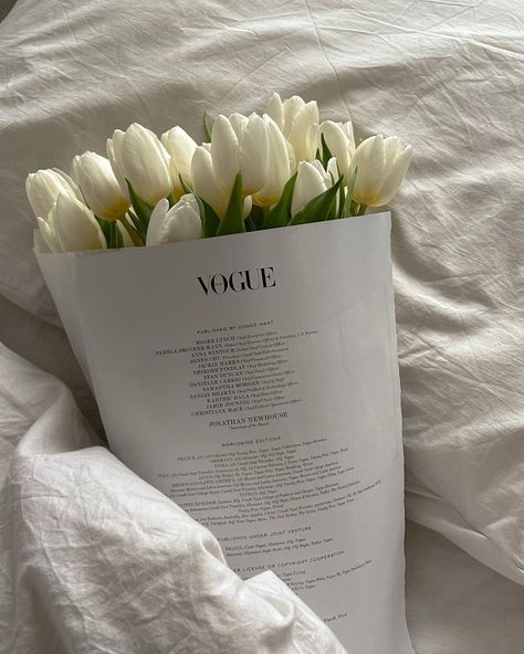 Vogue Flowers, Widgets Aesthetic, Saturday Vibes, Cream Aesthetic, Boho Bedroom Decor, Classy Aesthetic, Minimal Aesthetic, White Tulips, Aesthetic Coffee