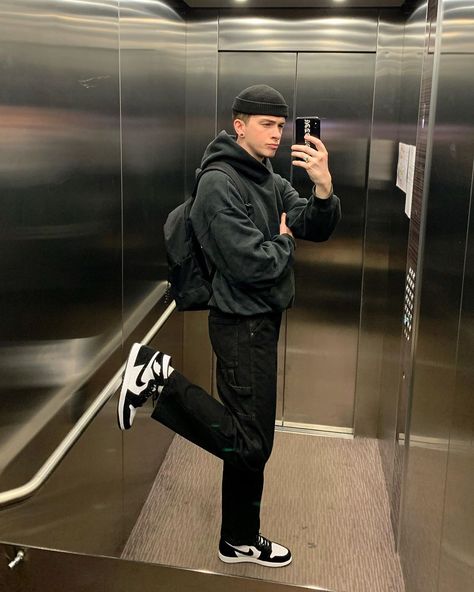 𝔧𝔬𝔢𝔩 on Instagram: “my outfit represents my mood.” Looks Hip Hop, Guys Fits, Guy Fits, Sneaker Outfits, 90s Fashion Men, Boy Fits, Streetwear Mode, Boys Fits, Mens Trendy Outfits