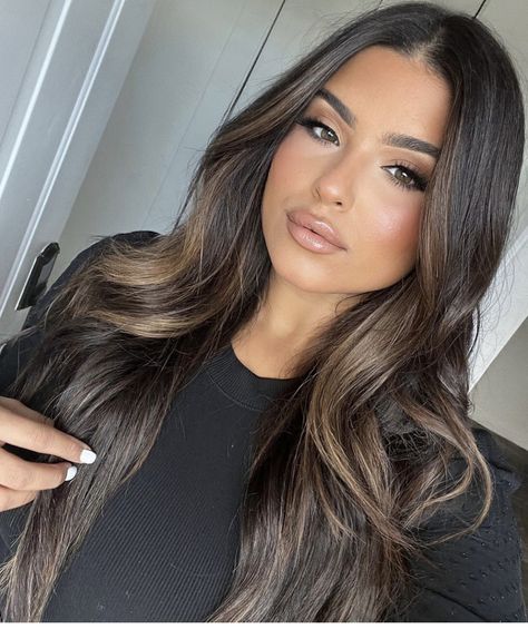 Make Up For Dark Hair And Brown Eyes, Soft Glam Brunette, Cool Balayage Brunettes, Contouring Hair Brunette, Contouring Hair, Dark Hair Balayage, Brown Eyes Hair, Dark Balayage, Brow Freeze