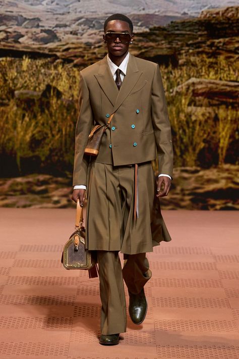 Louis Vuitton Fall 2024 Menswear Collection | Vogue Fashion Shows 2024, Cowboy Fashion Men, Timbaland Boots, Gavrilo Princip, Fashion Show Outfit, Silhouette Mode, 2024 Menswear, American Workwear, Menswear Runway