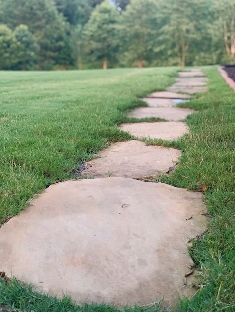 Backyard Walking Path Ideas, Flagstone Path With Gravel, How To Flagstone Pathway, Natural Stepping Stone Pathway, Stone Walkways Paths, Stone And Grass Pathway, Stepping Stones In Gravel Pathway, Flagstone Pathway In Grass Paths, Stone Path With Moss