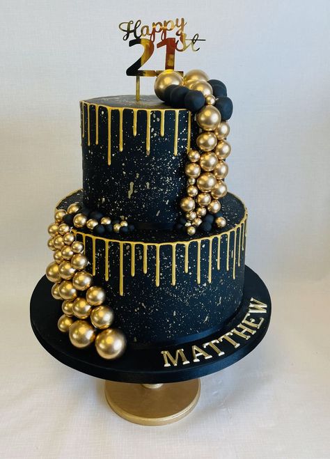 Happy 21st Birthday Cake, Birthday Cake Gold, Black And Gold Birthday Cake, Tårta Design, Golden Birthday Cakes, Black And Gold Party Decorations, Black And Gold Cake, Modern Birthday Cakes, Cake Design Ideas