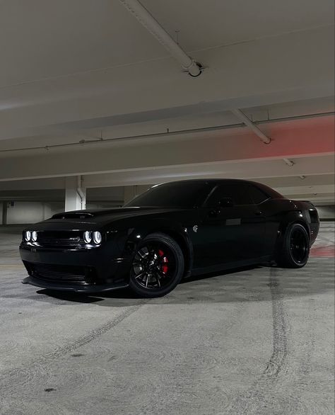 Black Fast Cars, Dodge Black, Black Challenger, Doge Challenger, Black Dodge Charger, Slammed Cars, Dodge Srt, Dodge Challenger Srt Hellcat, Dodge Muscle Cars