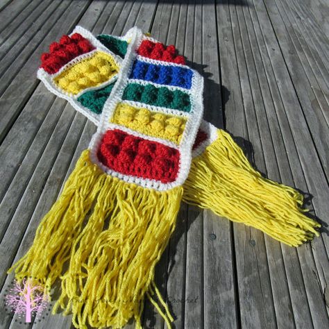 Lego Scarf - Knot Your Nanas Crochet Lego Scarf, Lego Crochet, Lego Patterns, Crochet Lego, Free Patterns For Crochet, Crocheted Scarfs, Wearable Crochet, Crazy Crochet, Patterns For Crochet