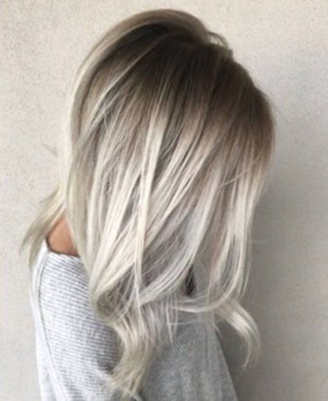 Root smudge Schwarzkopf | SalonGeek Blond Hairstyles, Balayage Straight, Root Smudge, Blonde Hair With Roots, Icy Blonde Hair, Blond Balayage, Cool Blonde Hair, Blonde Roots, Hot Hair Colors